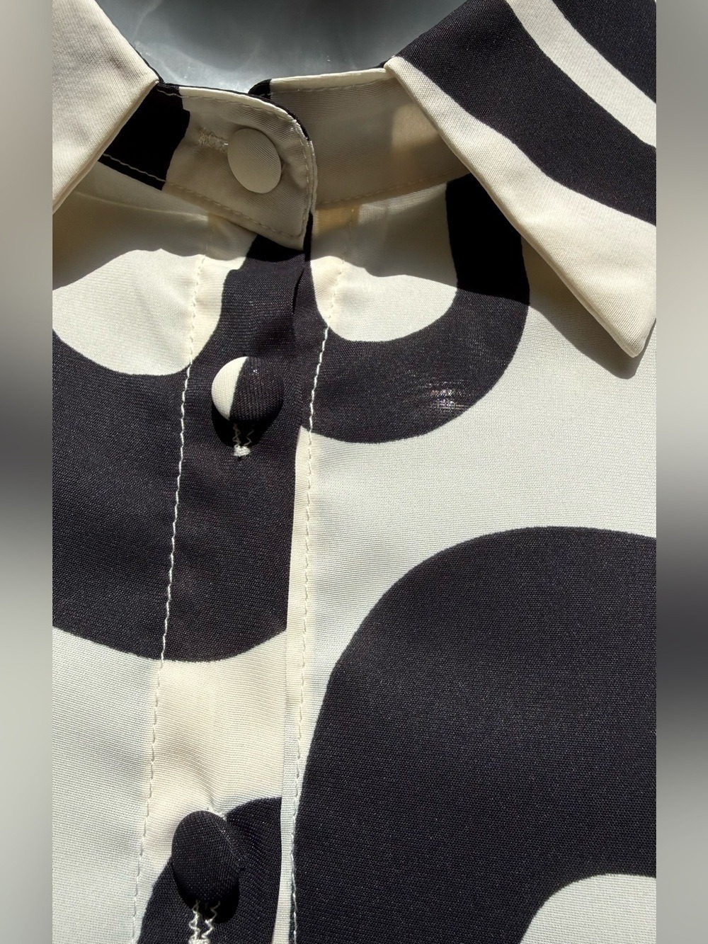 Black Ivory Abstract Print Button Down Blouse Size XL Long Sleeve Smocked Cuffs - Picture 7 of 11